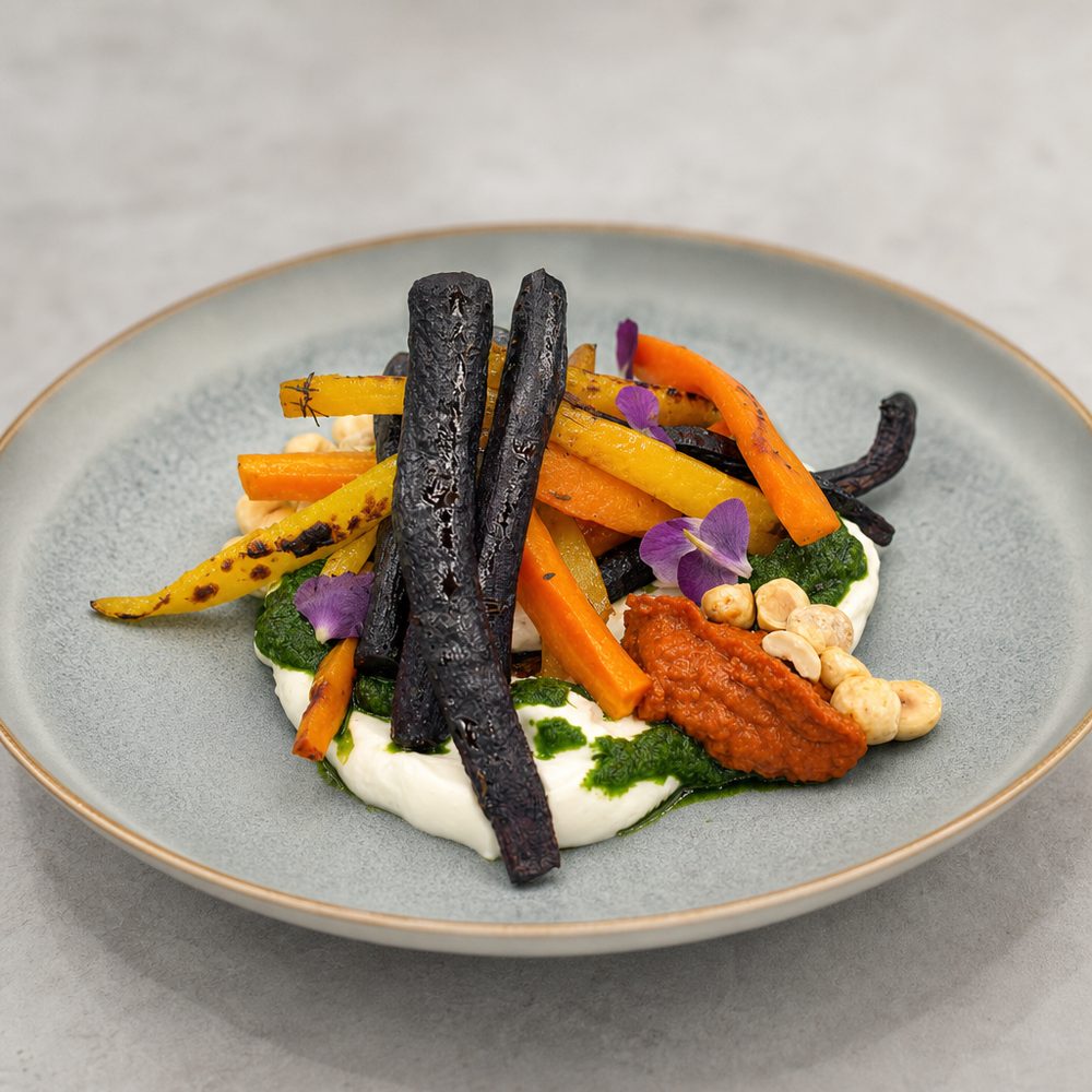 Piatto gourmet di verdure dopo il miglioramento